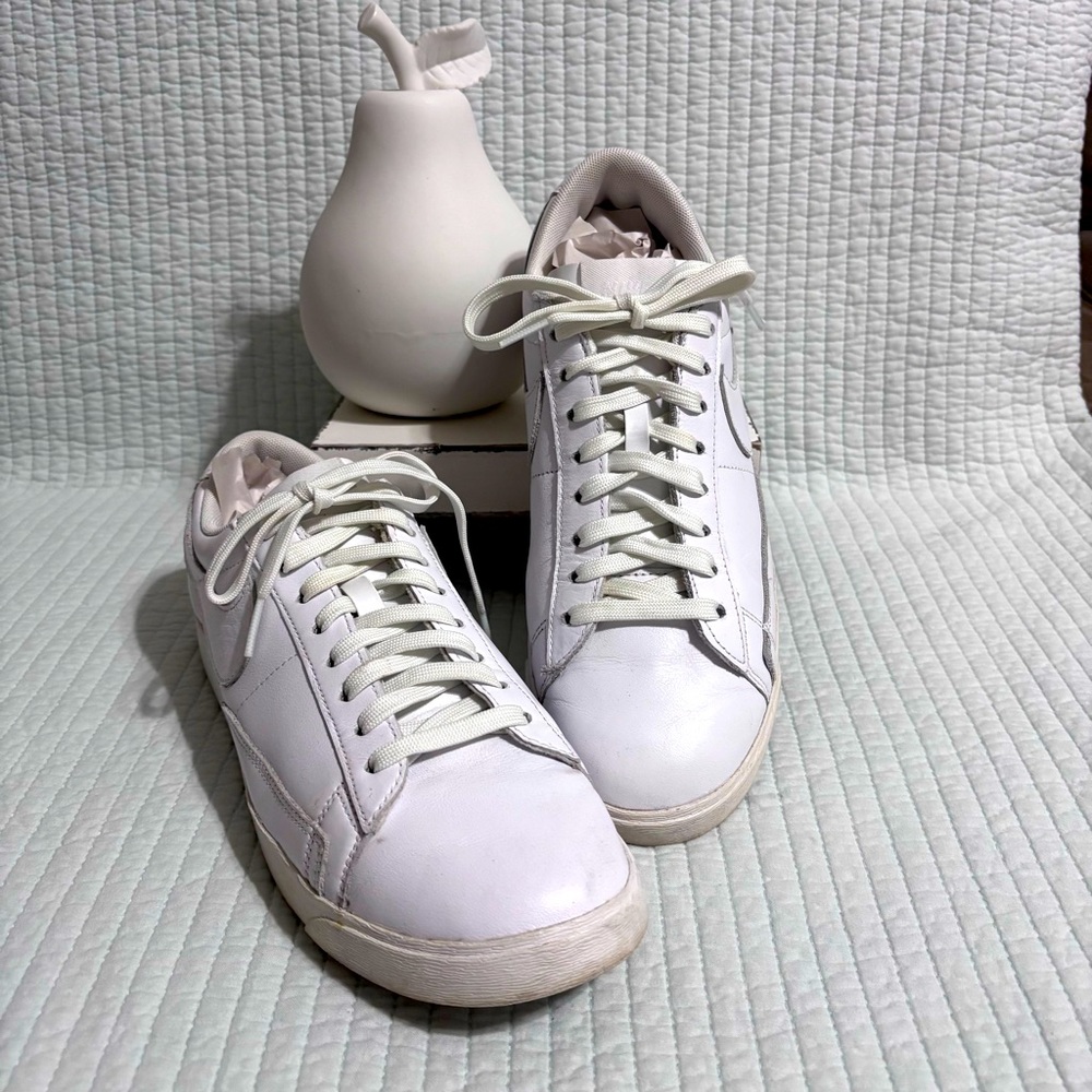 Nike White Leather Classic Tennis Shoe Size 10